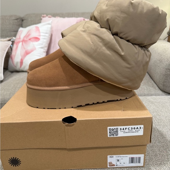 UGG Tan Platform Boots with Cream Puffer Cuff - Picture 1 of 5